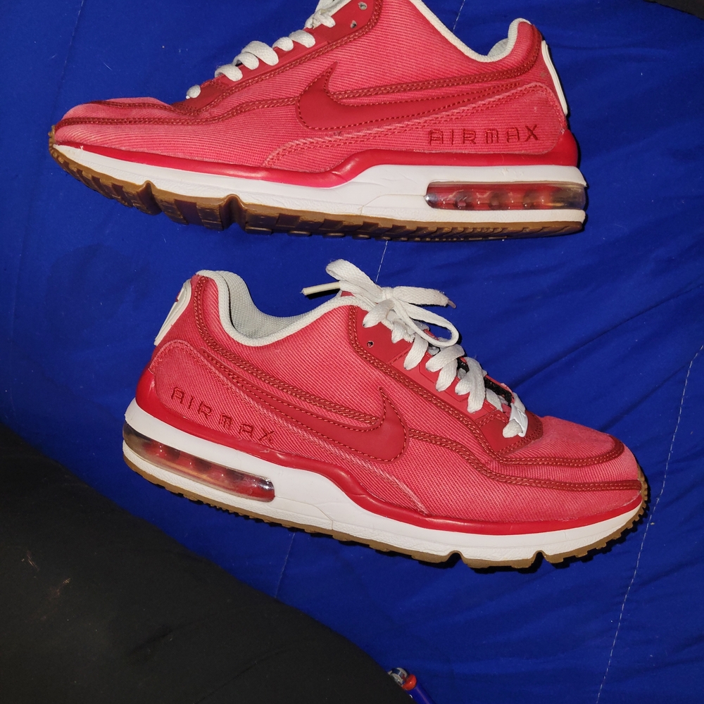 Nike Red and White Canvis Sneakers - Picture 9 of 9